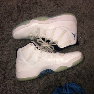 Jordan 11 Legend Blue